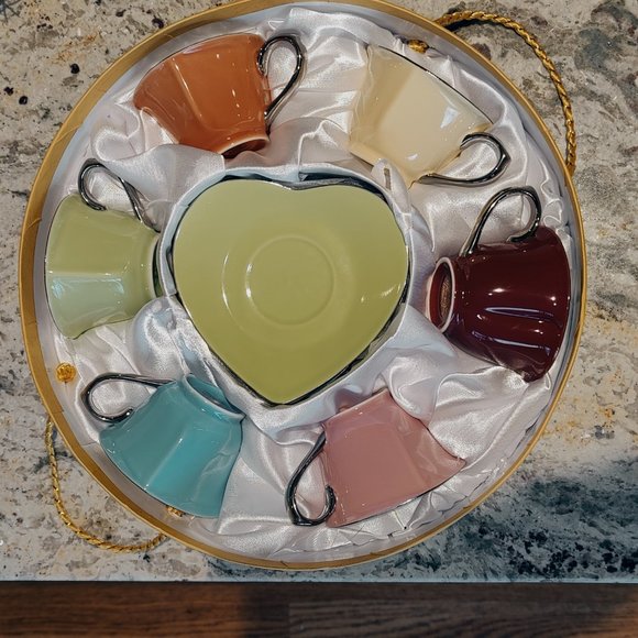 CLASSIC COFFEE & TEA Inside Out Heart Cup and Saucer Set with Platinum Trim - Picture 2 of 8